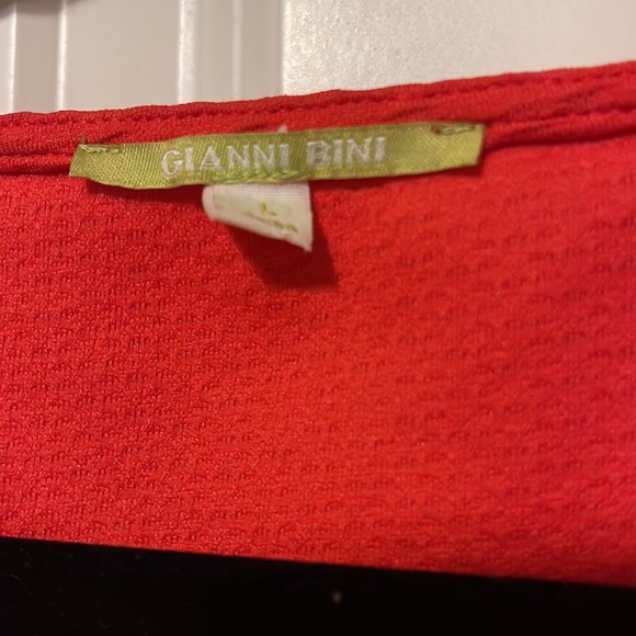 Gianni Bini cap sleeve red dress with side zipper. Size large. - Picture 3 of 4